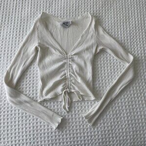 Princess Polly - Cream Ribbed Cropped Longsleeve Shirt